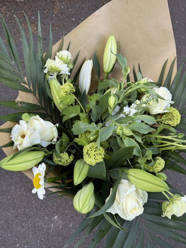 Neutral tones floral bouquet - new forest - hampshire